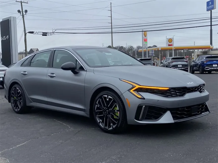 2025 Kia K5 GT photo 1