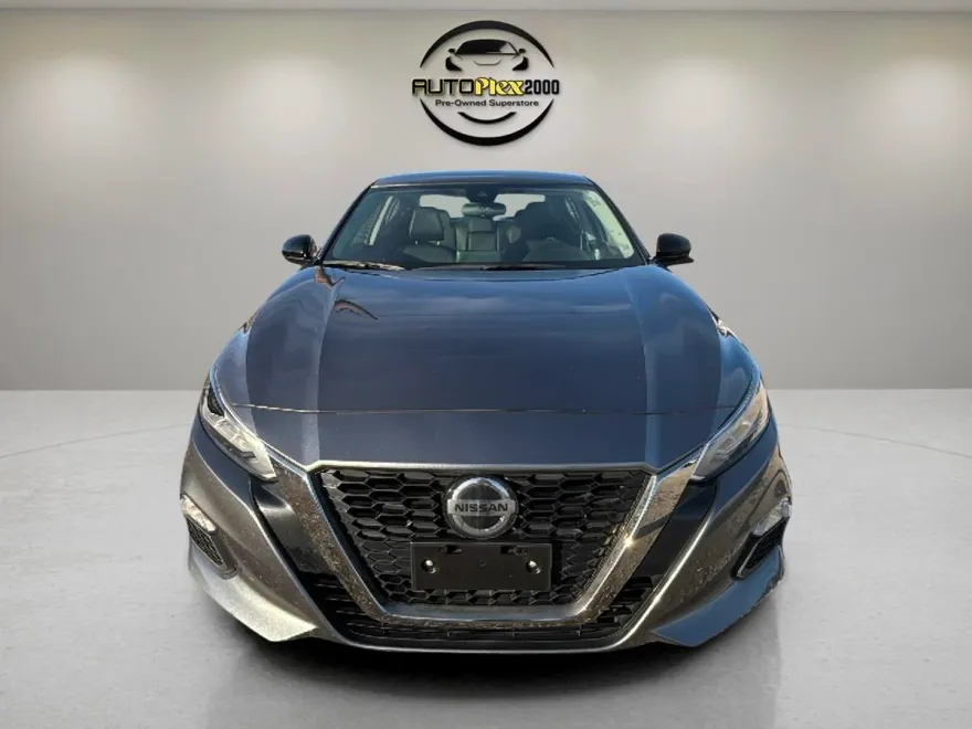 2022 Nissan Altima 2.5 SR photo 1