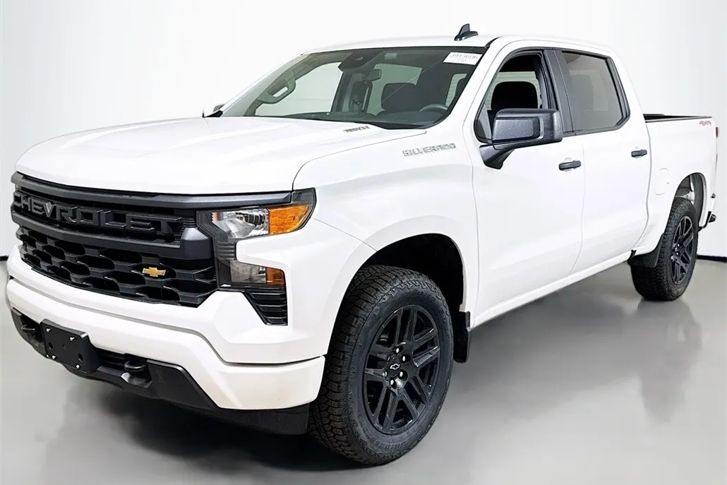 2025 Chevrolet Silverado 1500 Custom photo 1