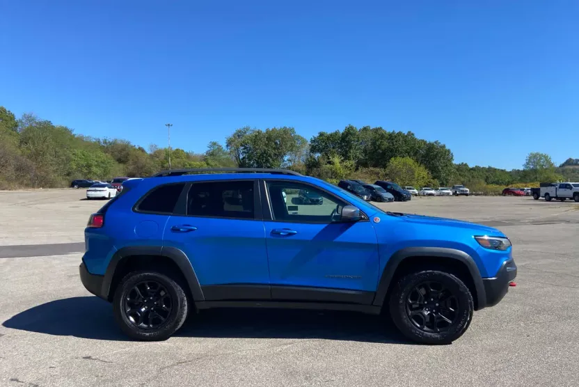 2021 Jeep Cherokee Trailhawk photo 1