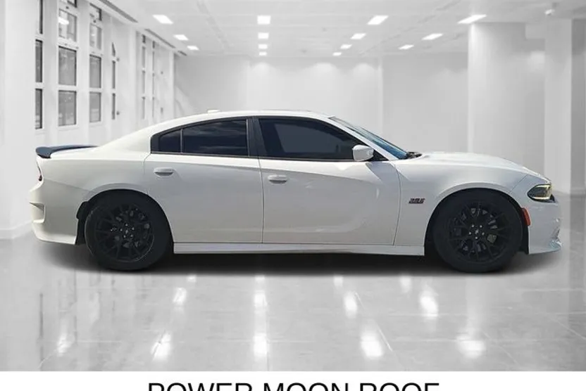 2017 Dodge Charger R/T Scat Pack photo 1