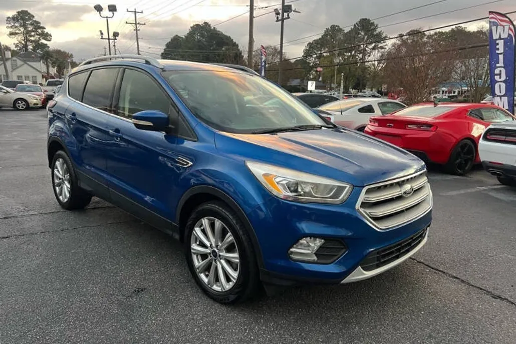 2017 Ford Escape Titanium photo 1