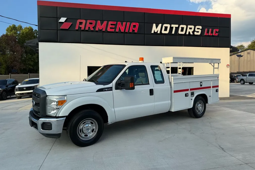 2016 Ford F-350 XL photo 1