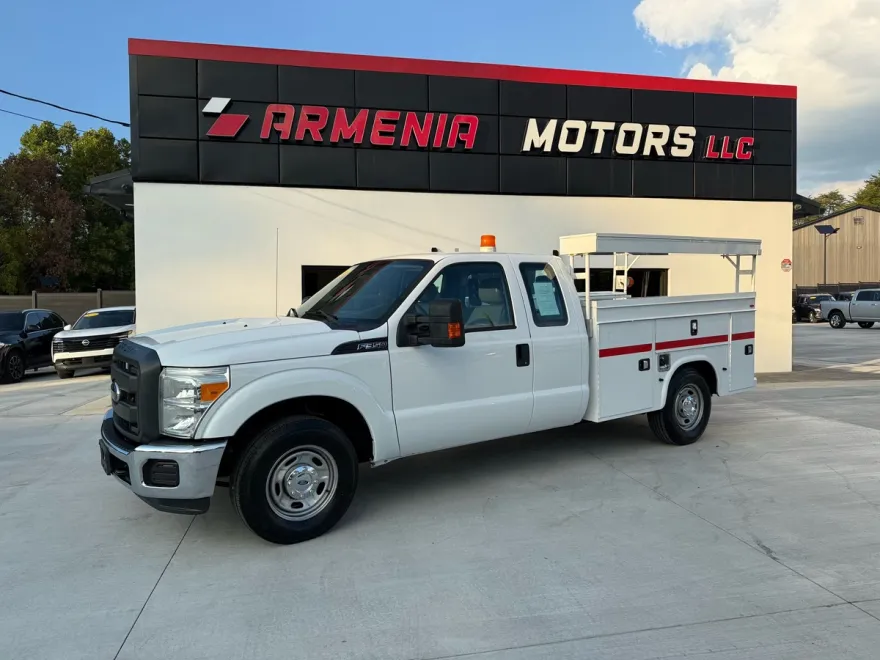 2016 Ford F-350 XL photo 1