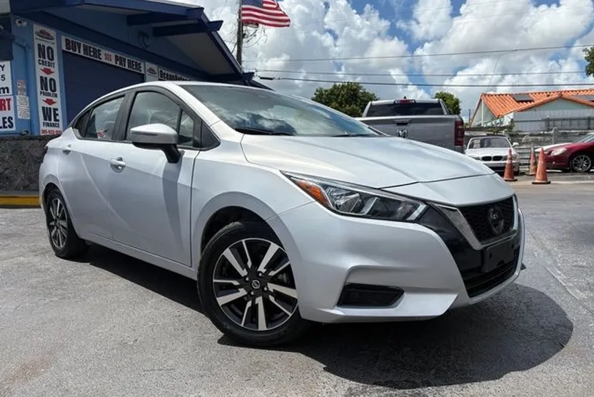 2021 Nissan Versa SV photo 1