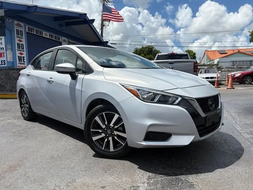 2021 Nissan Versa SV photo 1