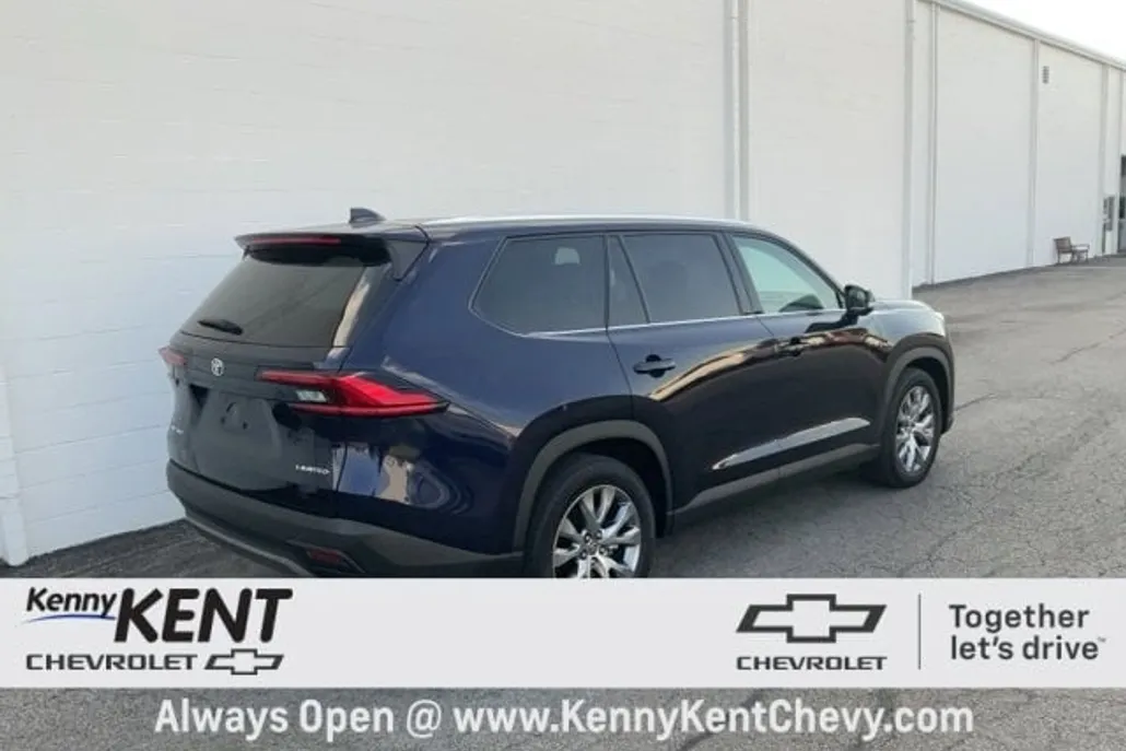 2024 Toyota Highlander Hybrid XLE photo 1
