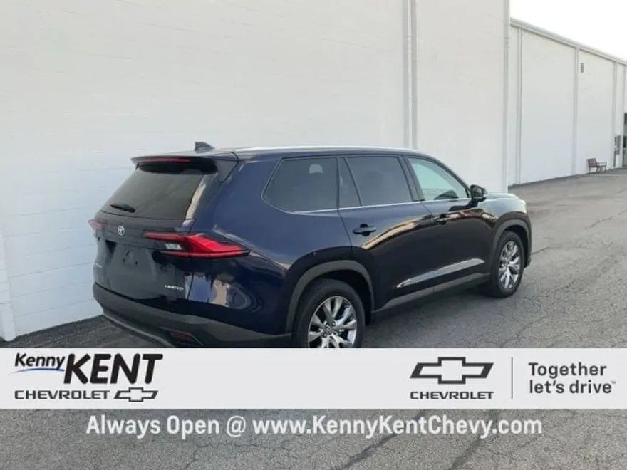 2024 Toyota Highlander Hybrid XLE photo 1