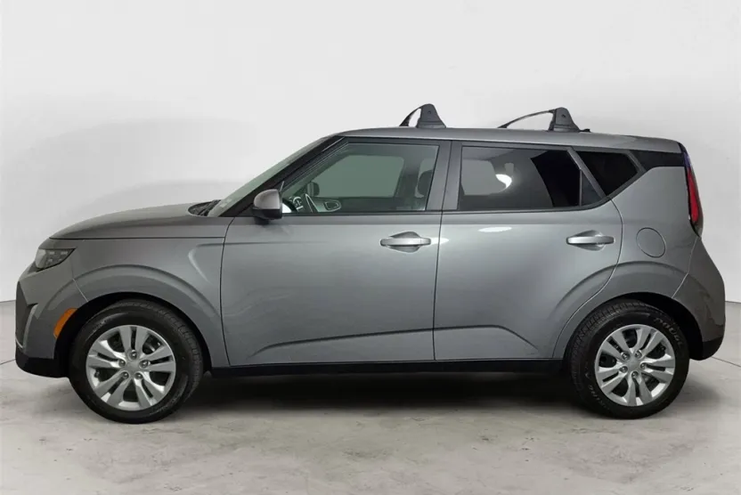 2023 Kia Soul LX photo 1