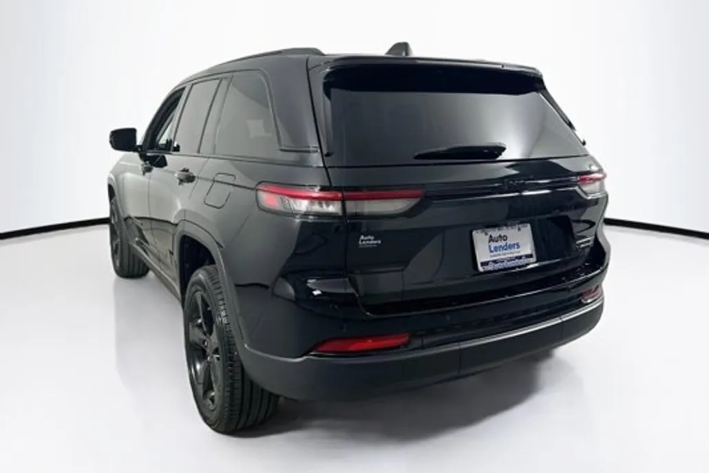 2023 Jeep Grand Cherokee Limited photo 1