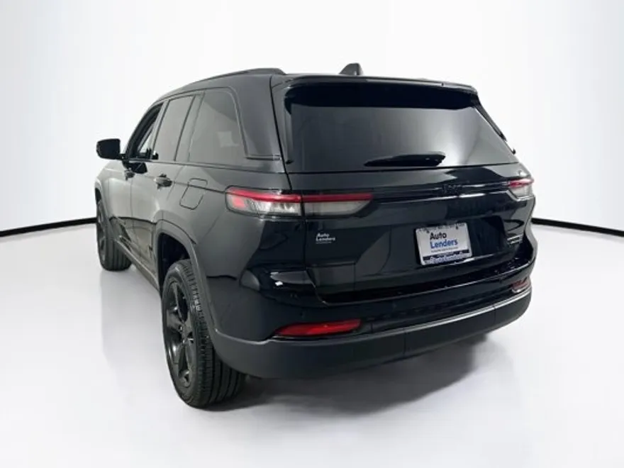 2023 Jeep Grand Cherokee Limited photo 1