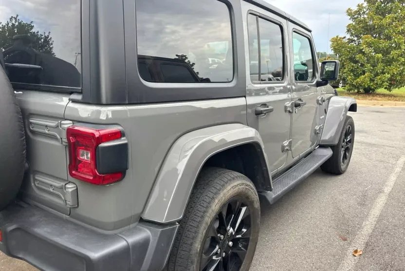 2023 Jeep Wrangler 4xe Sahara photo 1
