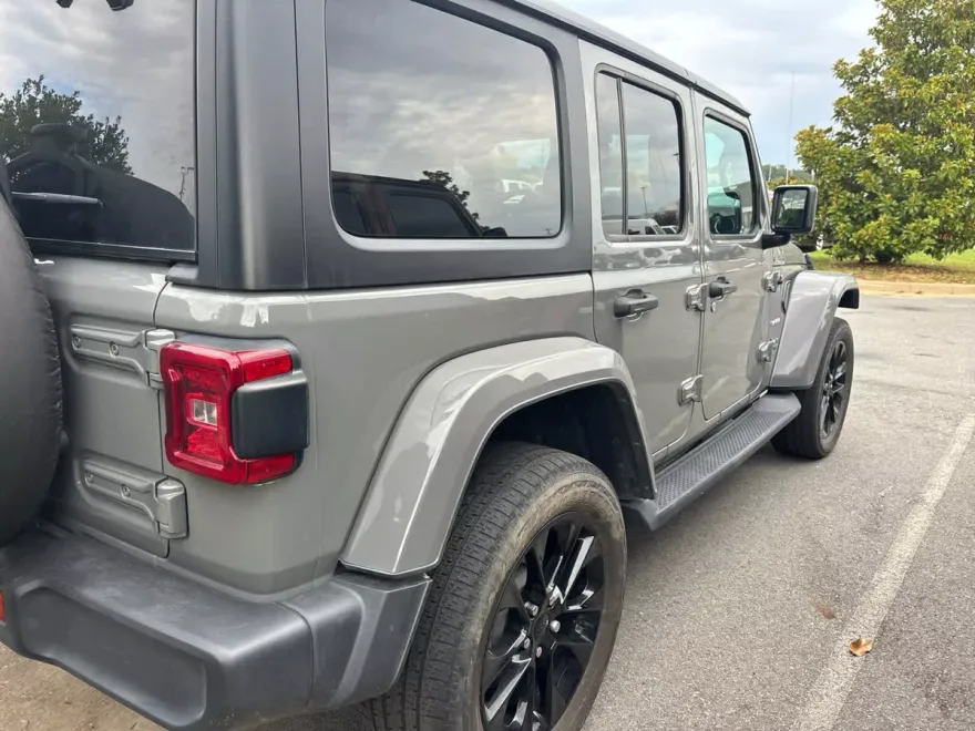 2023 Jeep Wrangler 4xe Sahara photo 1