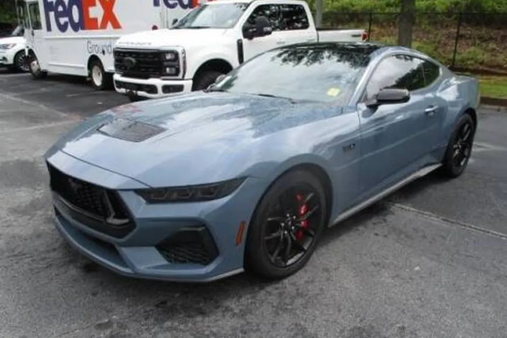 2024 Ford Mustang GT photo 1
