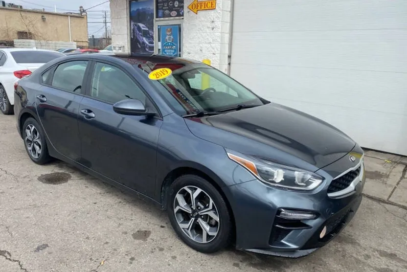 2019 Kia Forte FE LXS photo 1