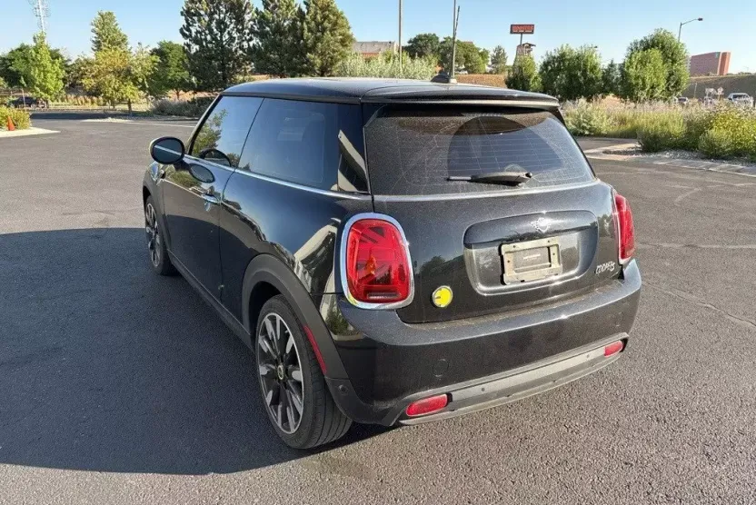 2024 Mini Cooper 2 Door Hardtop SE photo 1