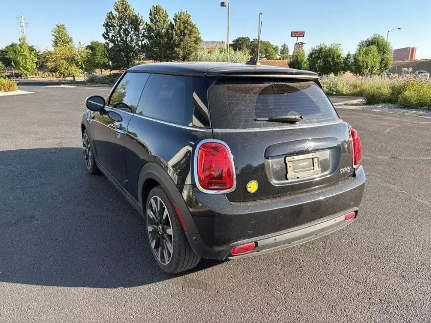 2024 Mini Cooper 2 Door Hardtop SE photo 1