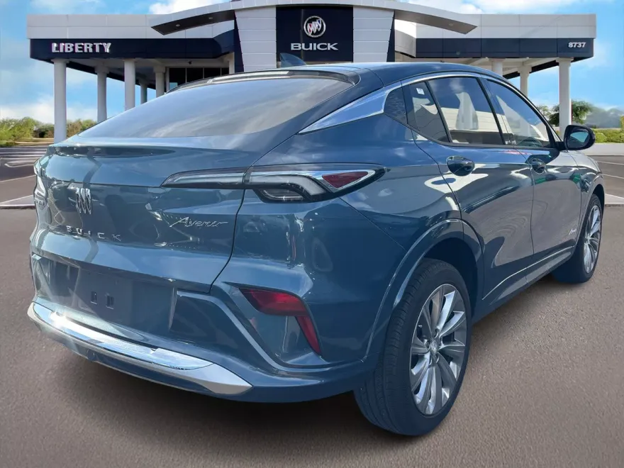 2024 Buick Envista Avenir photo 1