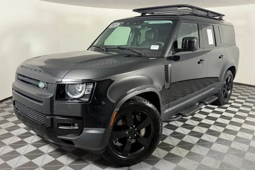 2025 Land Rover Defender 130 S photo 1