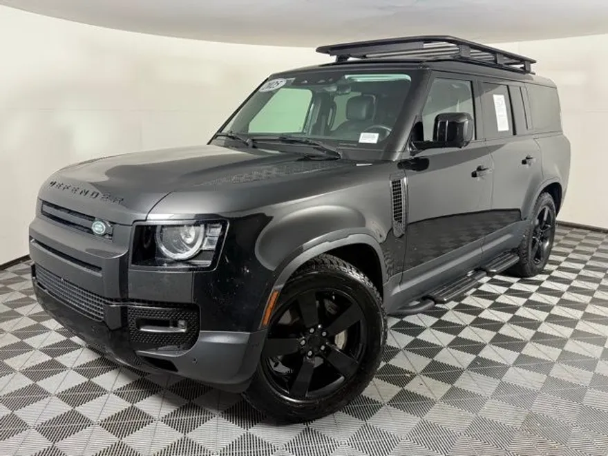2025 Land Rover Defender 130 S photo 1