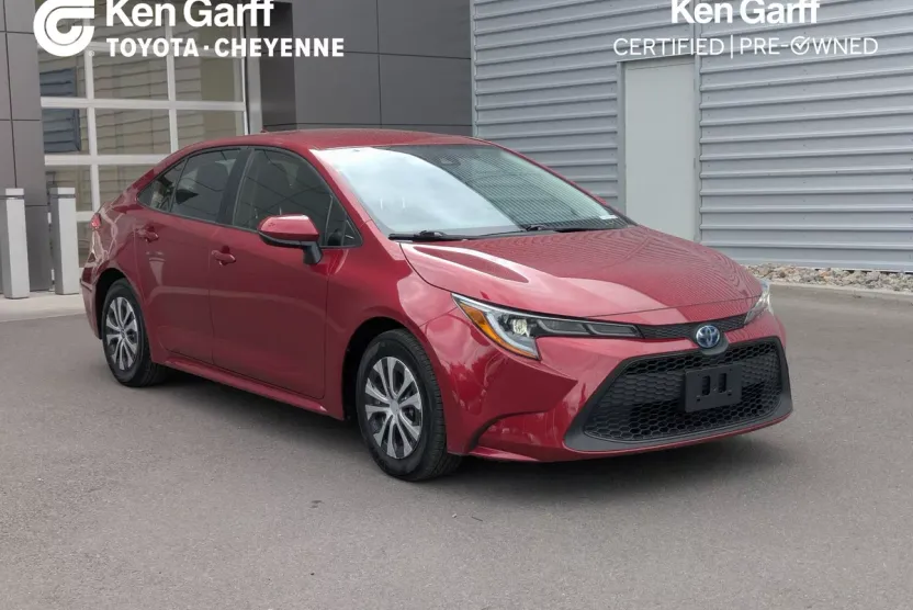 2022 Toyota Corolla Hybrid LE photo 1