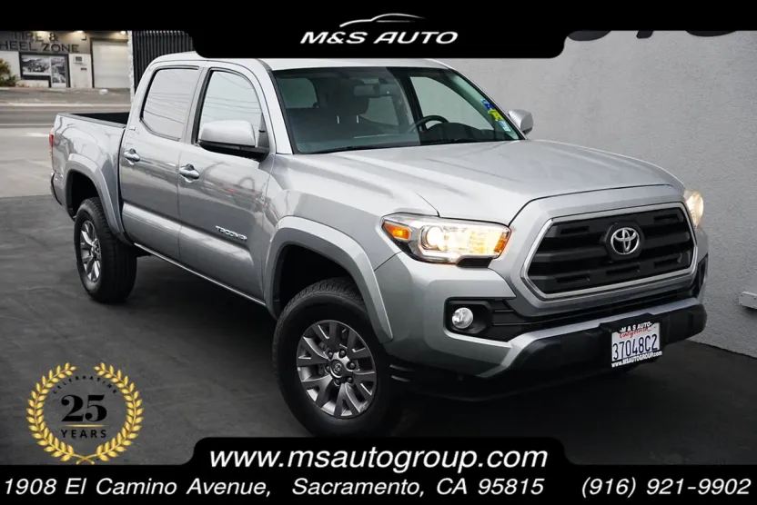 2017 Toyota Tacoma SR5 Double Cab V6 photo 1