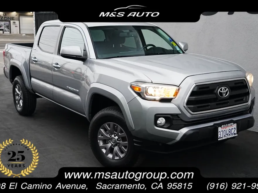 2017 Toyota Tacoma SR5 Double Cab V6 photo 1