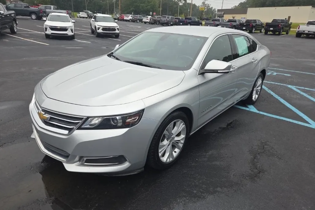 2015 Chevrolet Impala 2LT photo 1