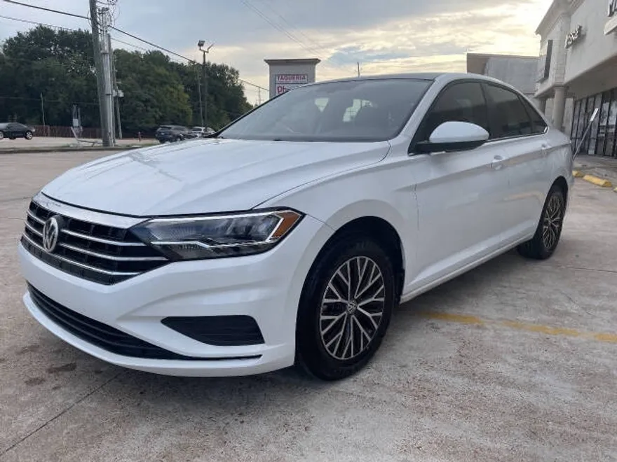 2021 Volkswagen Jetta SE R-Line photo 1
