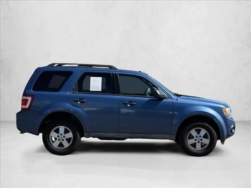 2009 Ford Escape XLT photo 1