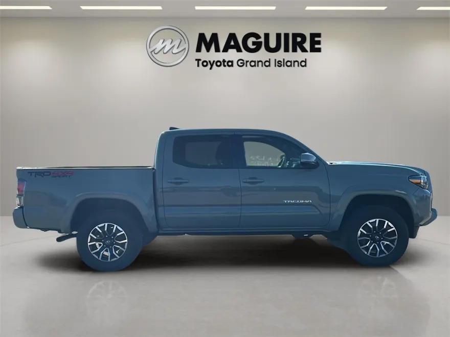 2023 Toyota Tacoma TRD Sport photo 1