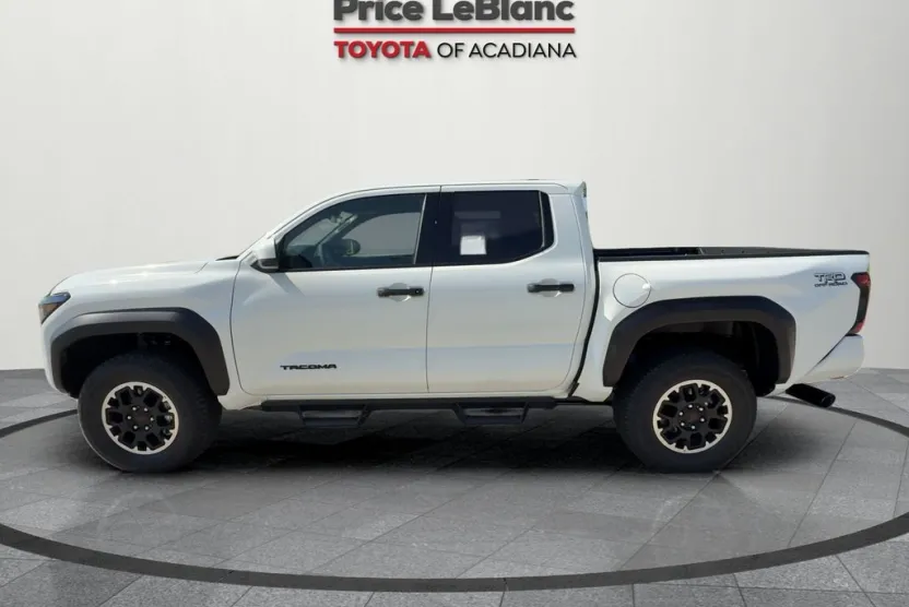 2025 Toyota Tacoma TRD Off-Road Double Cab photo 1