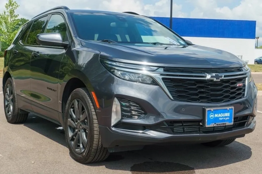 2023 Chevrolet Equinox RS photo 1
