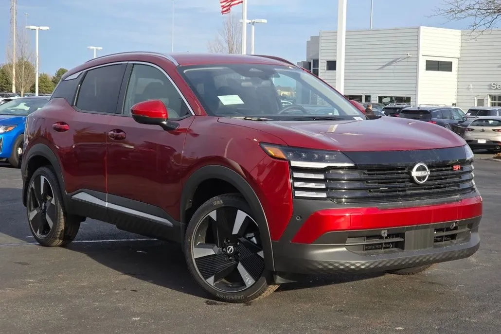 2025 Nissan Kicks SR photo 1