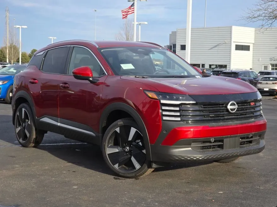 2025 Nissan Kicks SR photo 1