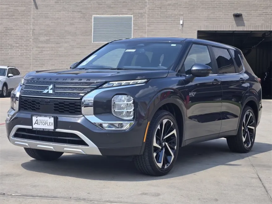 2025 Mitsubishi Outlander PHEV SE photo 1