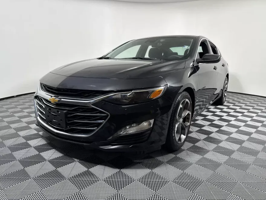 2023 Chevrolet Malibu 1LT photo 1