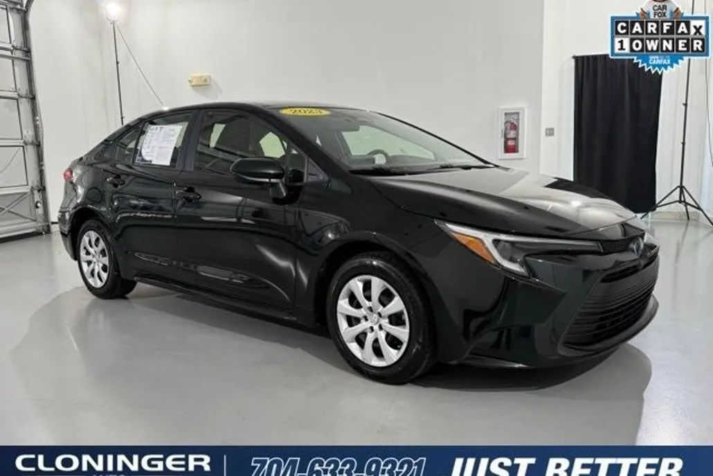 2023 Toyota Corolla Hybrid LE photo 1