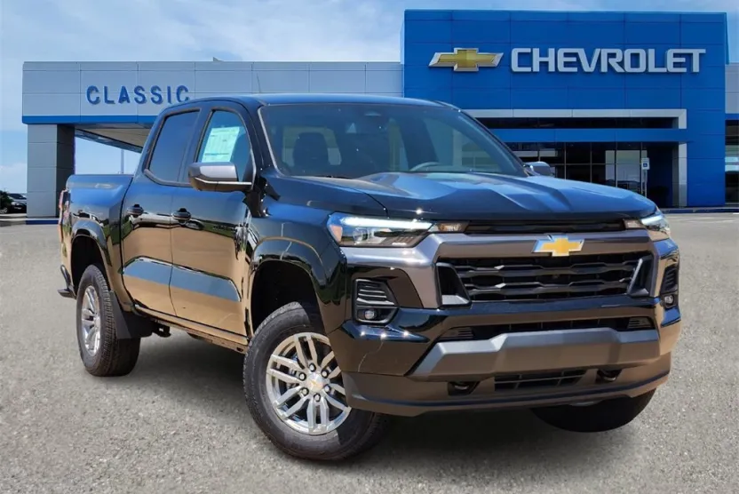 2026 Chevrolet Colorado LT photo 1