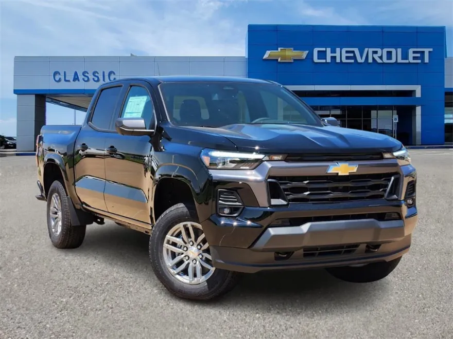 2026 Chevrolet Colorado LT photo 1