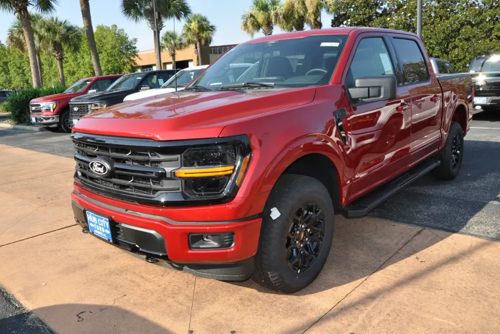 2025 Ford F-150 XLT photo 1