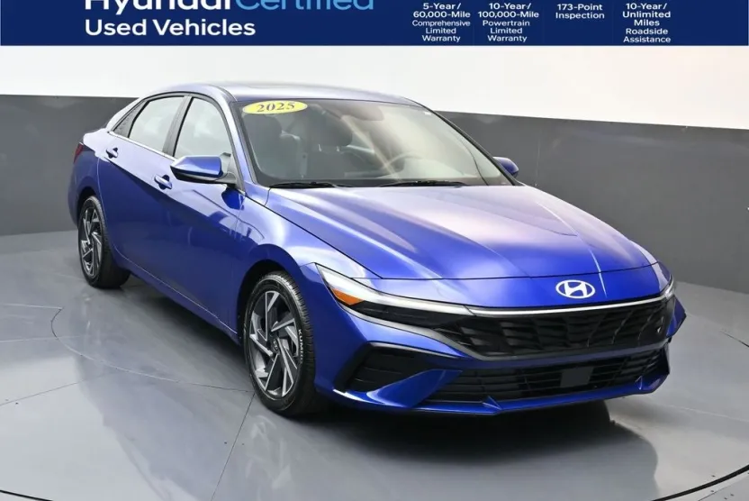 2025 Hyundai Elantra SEL Convenience photo 1