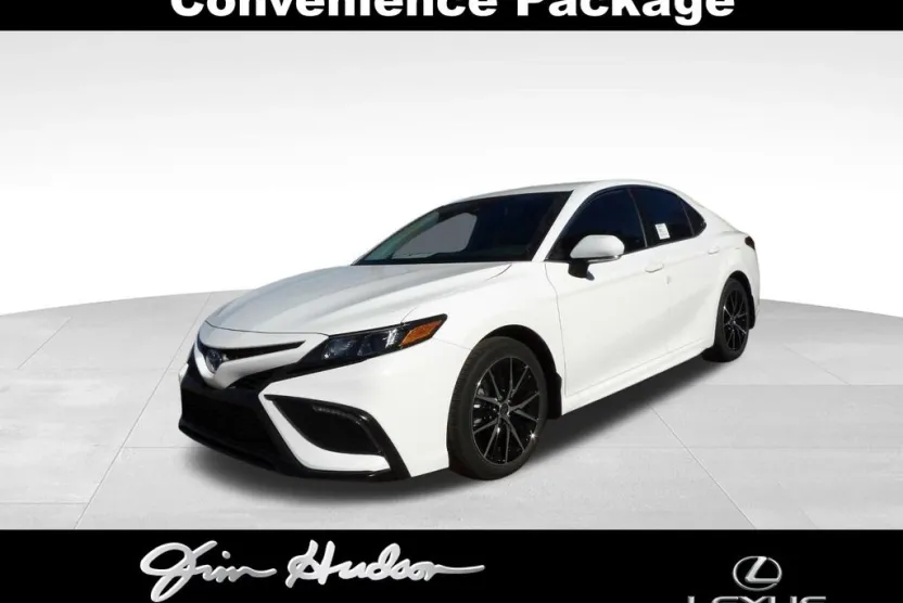 2024 Toyota Camry SE photo 1