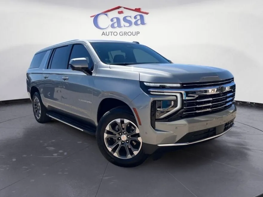2025 Chevrolet Suburban LT photo 1