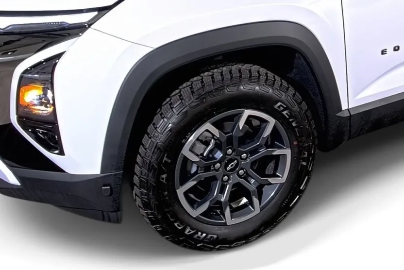 2026 Chevrolet Equinox ACTIV photo 1