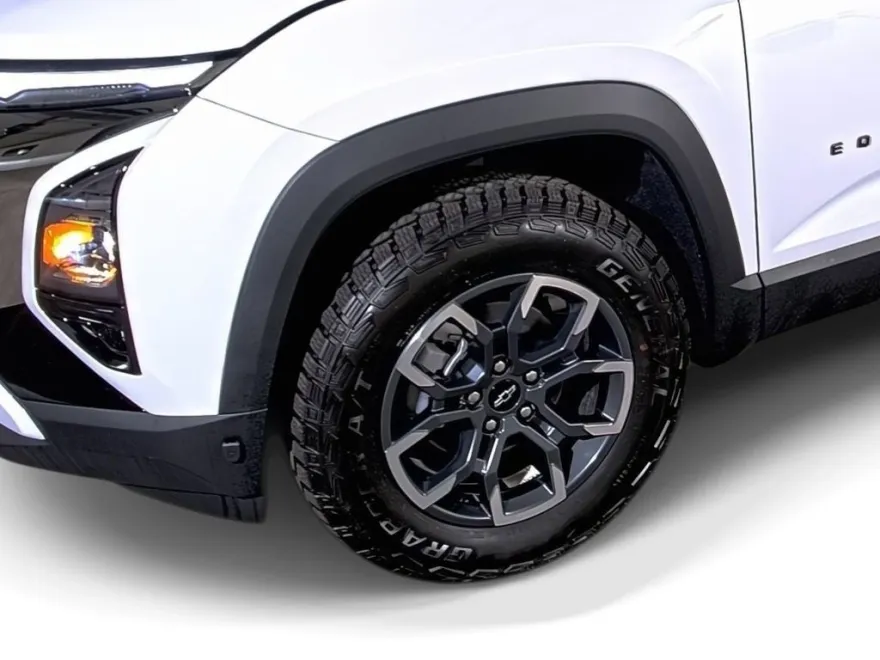 2026 Chevrolet Equinox ACTIV photo 1