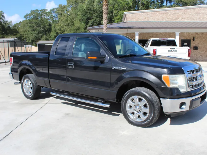 2013 Ford F-150 XLT photo 1