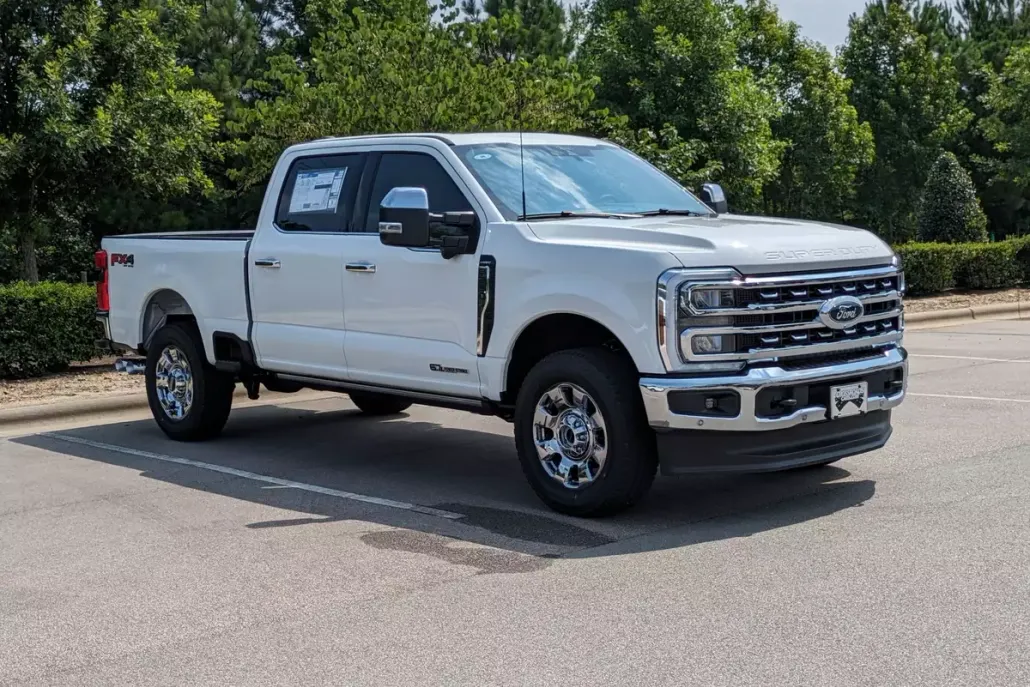2025 Ford F-250 Lariat photo 1