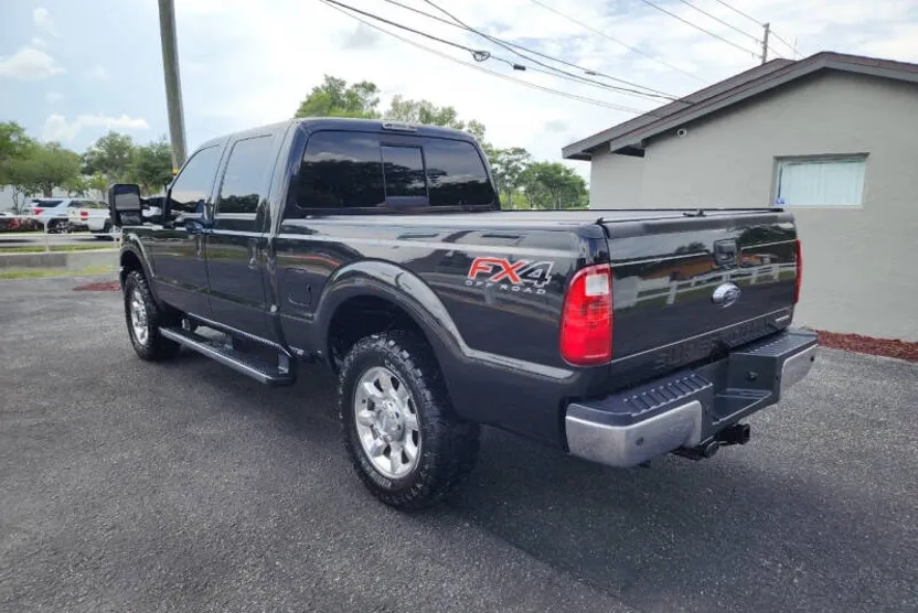 2014 Ford F-250 Lariat photo 1