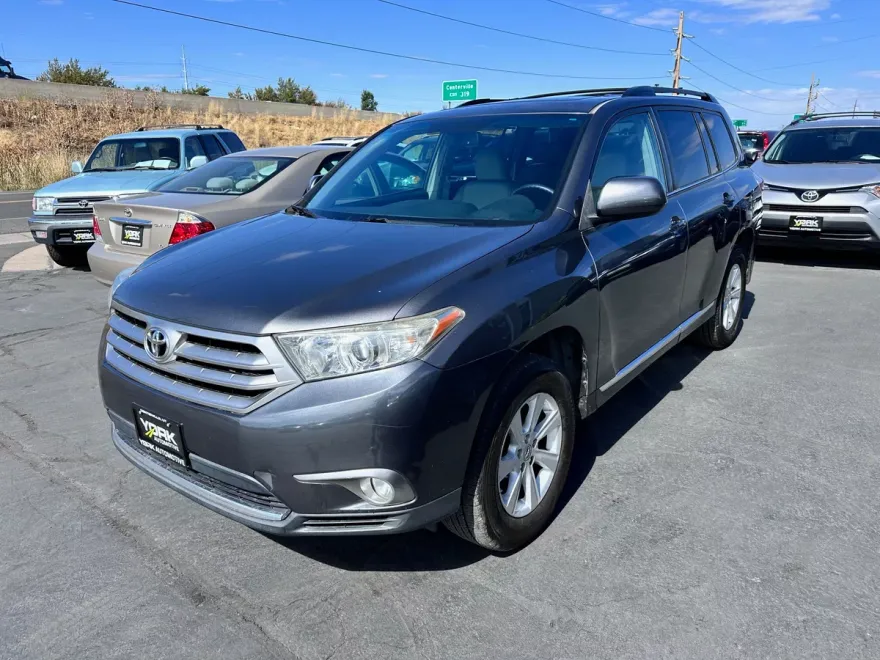 2011 Toyota Highlander SE photo 1